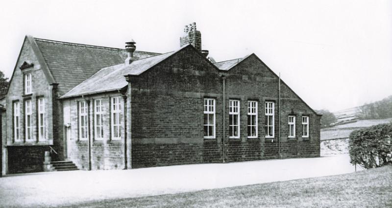 Prior to School Extension.JPG - Long Preston "Endowed School" in May 1974. Now without the roof light and before the extension was built in 1974-5.